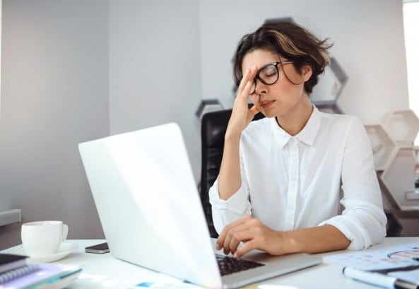 Demitido por ser Testemunha